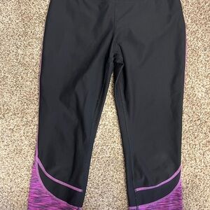 Xersion Black and Purple Capris